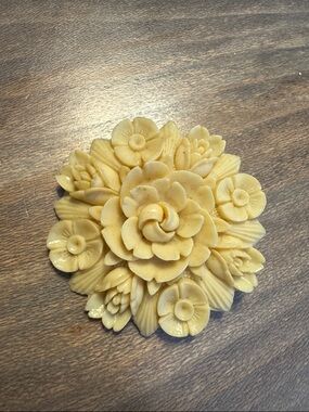 Carved Celluloid Floral Bouquet Brooch in Buttercream